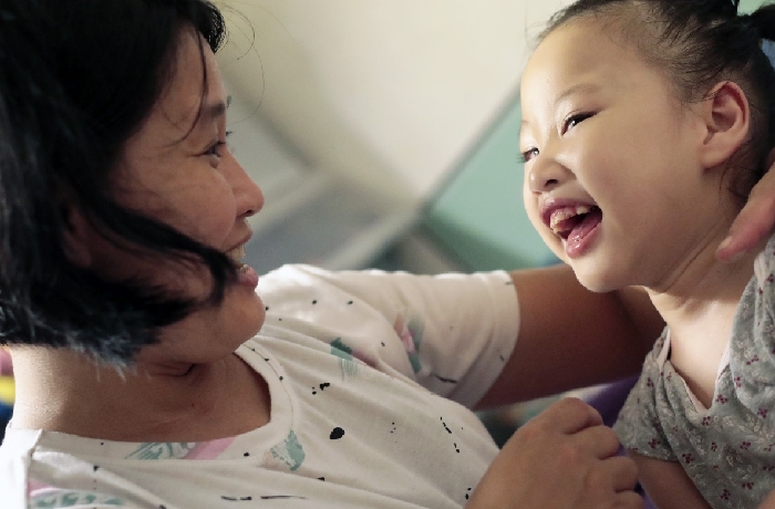 《暖心直擊－魔力笑容女孩》小花・六歲・AADC