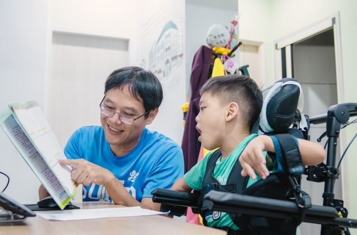 擁抱生命的張力 —— 用「眼」編織夢想的祐僖