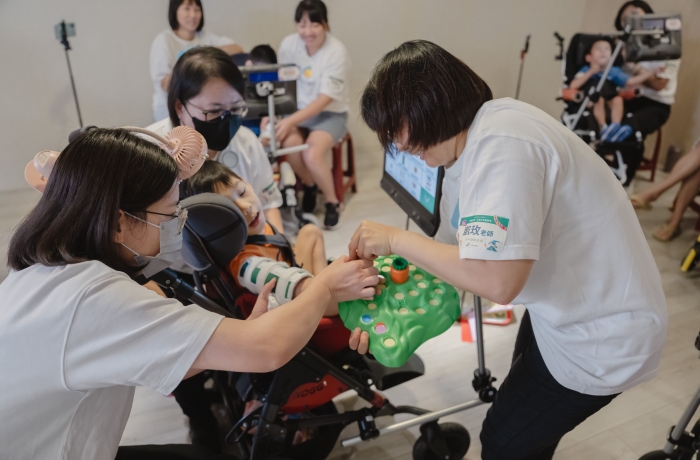 輸贏，是用雙眼玩出來的？小學員一起用眼動「玩桌遊」