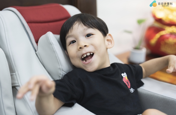 很有堅持度的枻圻：「我想寫一封信給盧廣仲」